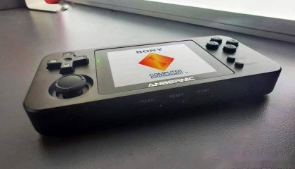 Android手机版PS3模拟器上架，可以在手机上玩《战神3》了？