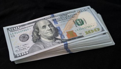 1美元换7.1196人民币，会改变你的生活吗