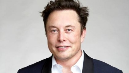 马斯克：5年内AI比所有人加起来更聪明