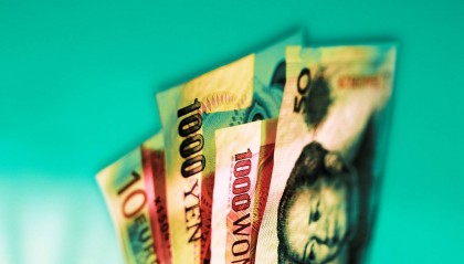 DLSM外汇：人民币下跌对进出口企业利润的冲击与应对策略