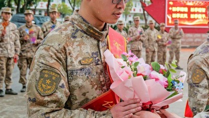 56天内，他两次夺得集团军第一，荣获陆军三等奖！