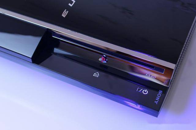 Android手机版PS3模拟器上架，可以在手机上玩《战神3》了？