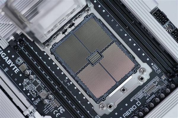 最强桌面CPU座驾！技嘉TRX50 AERO D主板图赏