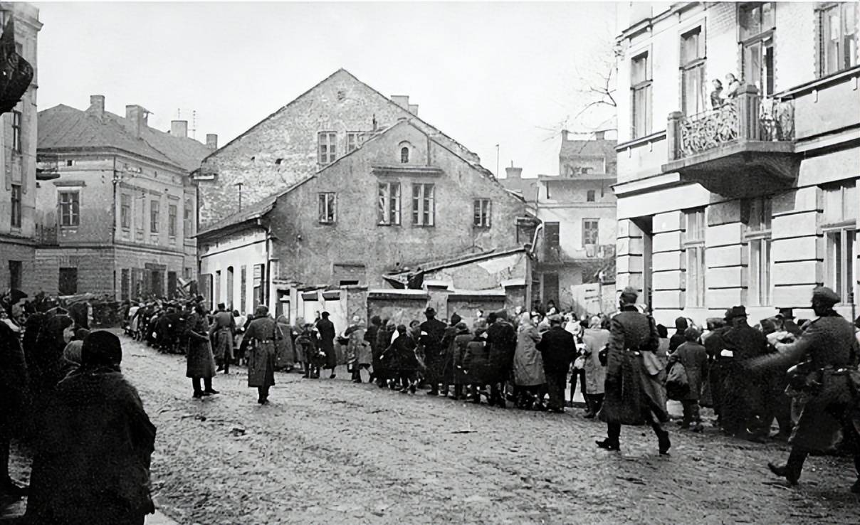 国家没钱的时候可以印其他国家货币吗?43年德国没钱时曾偷印英镑