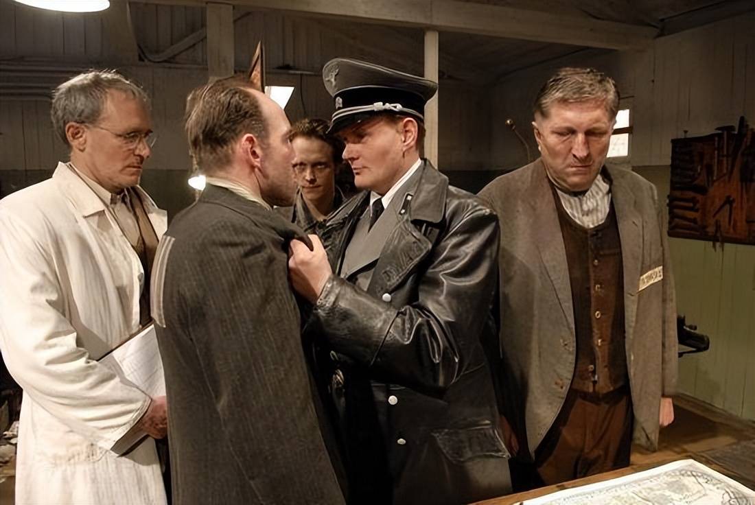 国家没钱的时候可以印其他国家货币吗?43年德国没钱时曾偷印英镑