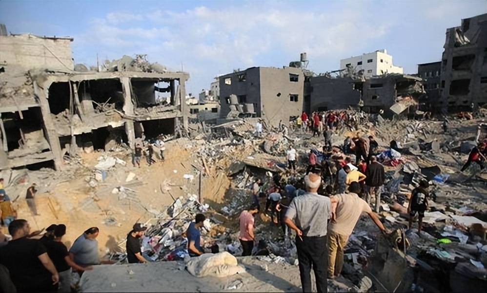 人道物资沦为战争货币!联合国报告撕开残酷真相:每车援助仅12%抵达平民手中